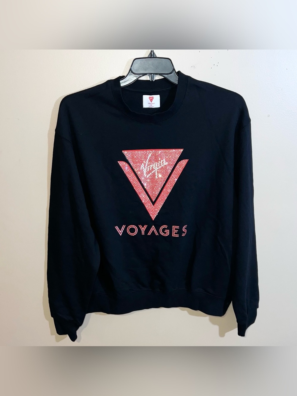 Virgin Voyages Long Sleeve Studded Crewneck Sweatshirt Women’s M Black Red - Picture 2 of 6